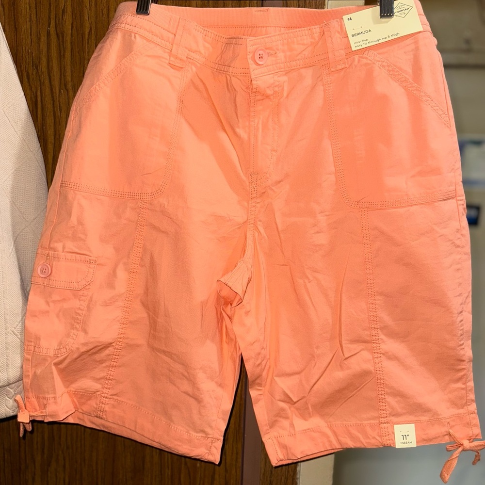 St. John's Bay Men's Peach Cargo Shorts